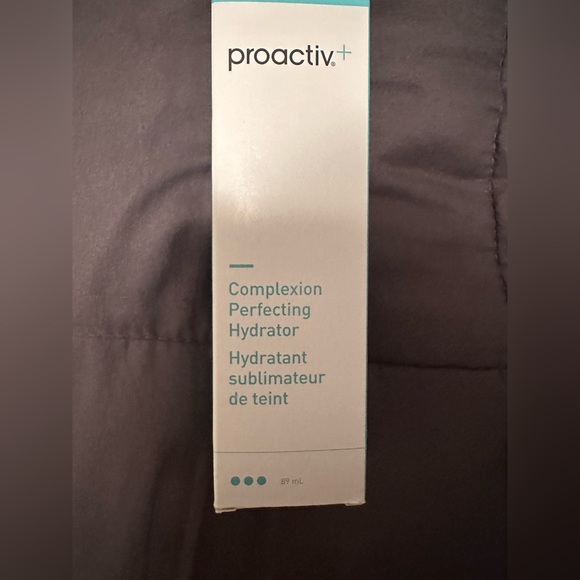 Proactiv Complexion Perfecting Hydrator - Picture 1 of 3